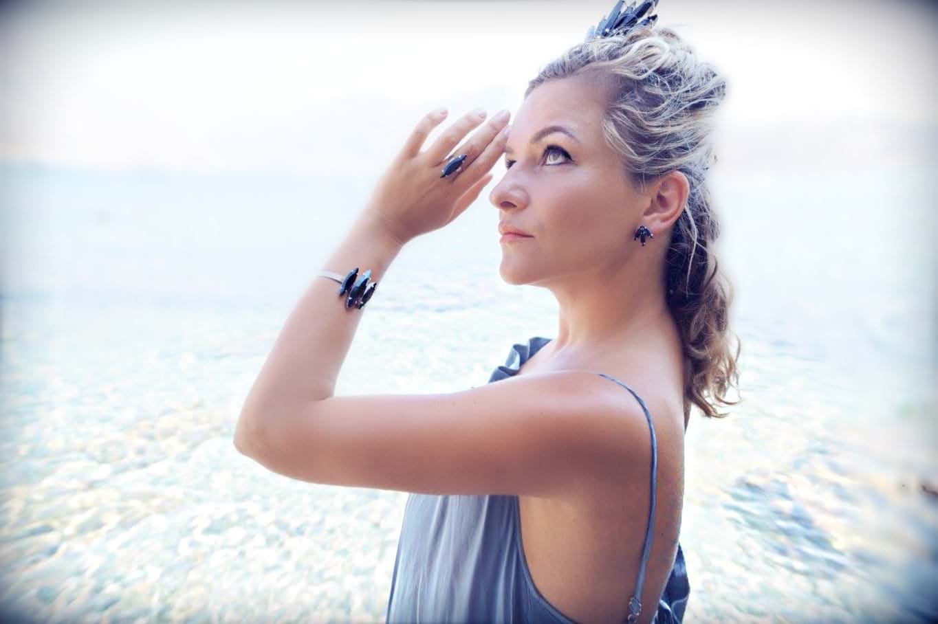 Dreaming of holidays that never end, and jewels that forever sparkle